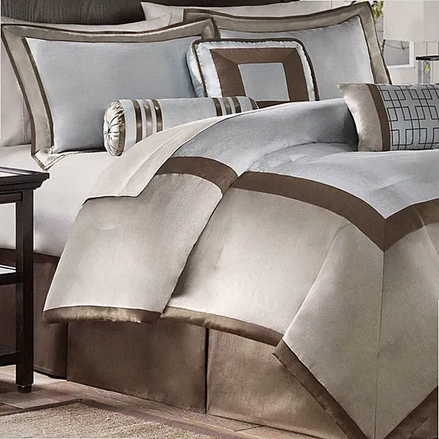 Deluxe Hotel Collection Cozy Comforter Set with Shams & Pillows, King Size