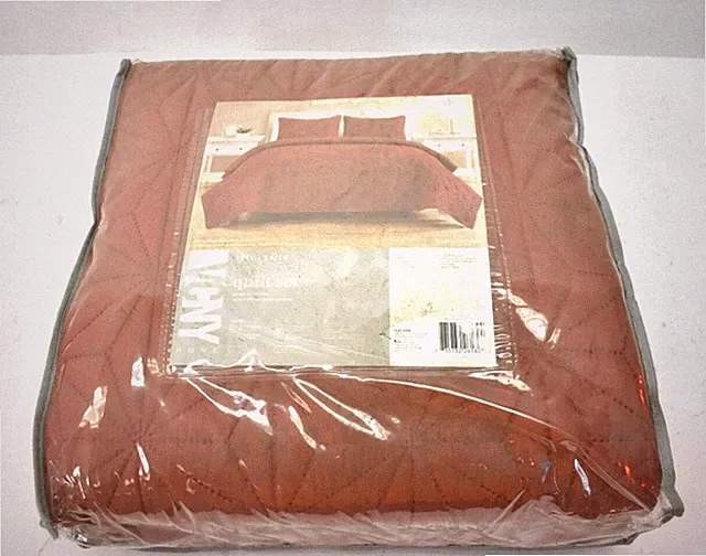 VCNY Quilt Set Lightweight Bedspread w Matching Shams Cozy Decor Kaleidoscope